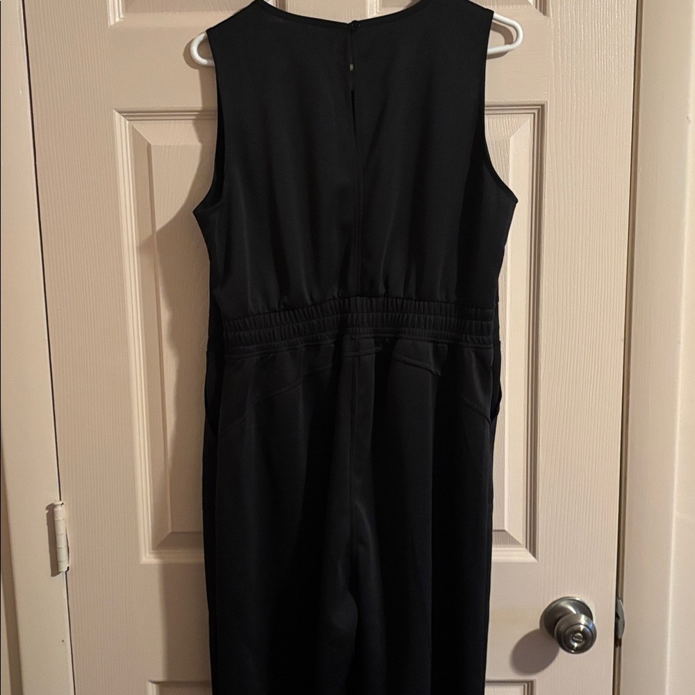 Elegant Black Sleeveless Jumpsuit with elastic waist - Picture 2 of 2